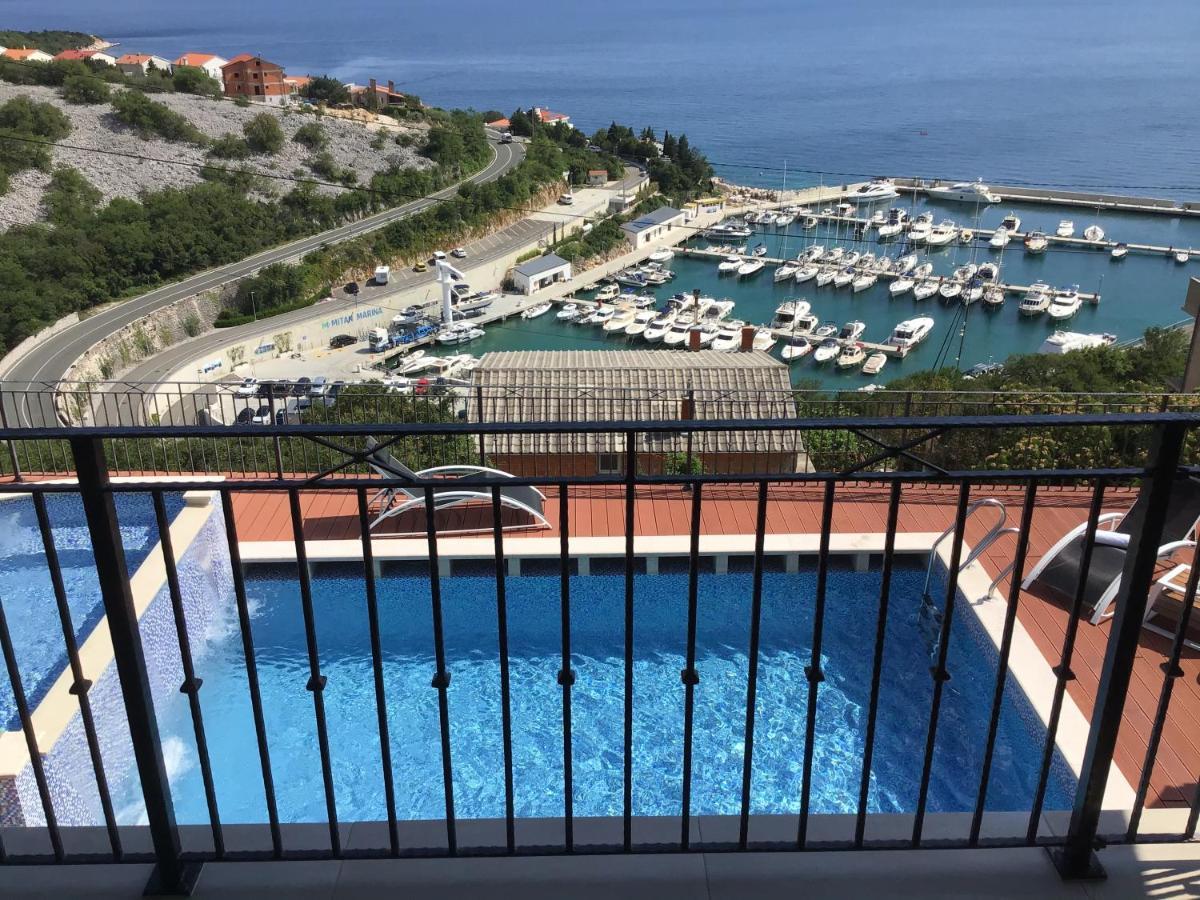 Apartments Villa Manda Novi Vinodolski Exteriör bild