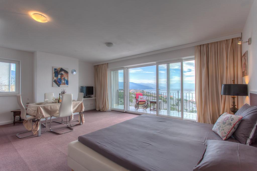 Apartments Villa Manda Novi Vinodolski Rum bild
