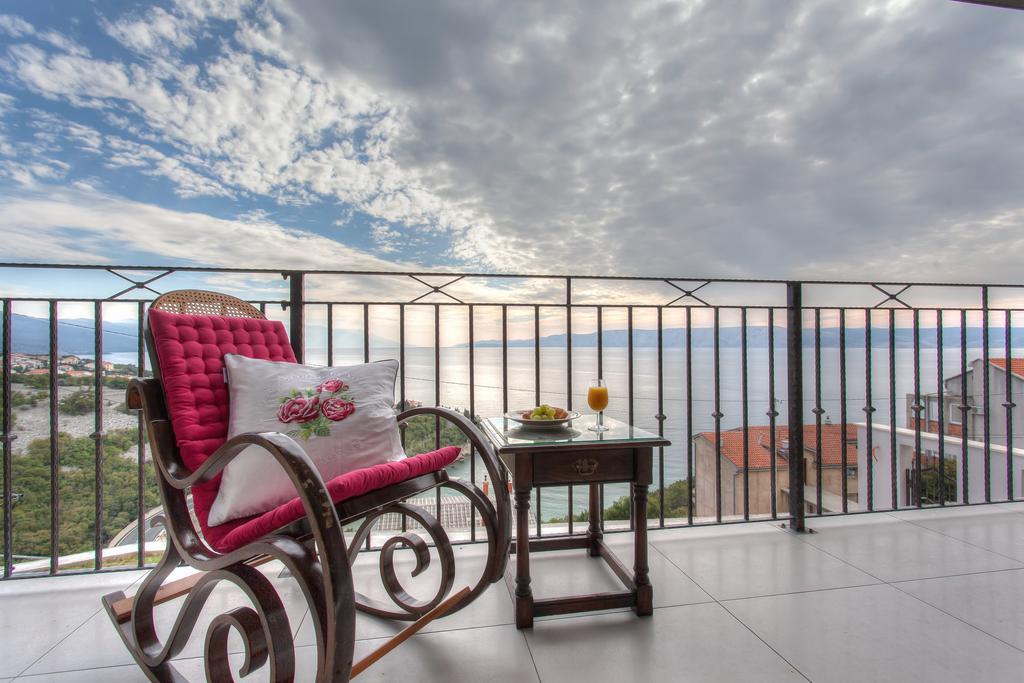 Apartments Villa Manda Novi Vinodolski Exteriör bild